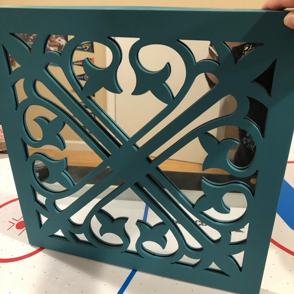 Decorative wall mirror